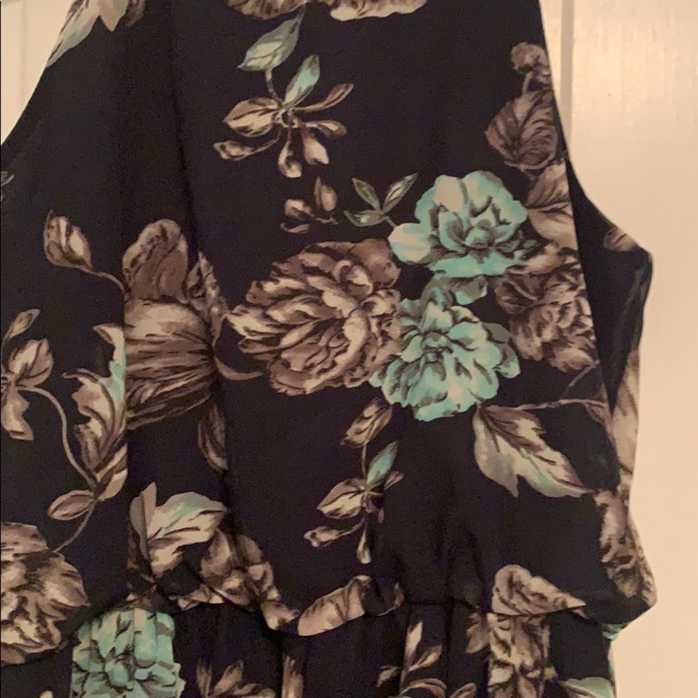 Romper - Picture 2 of 4